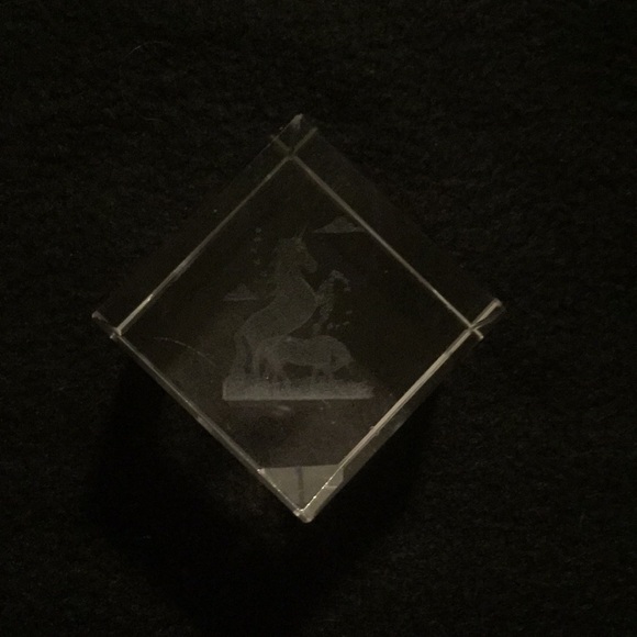 Unicorns in 3D Etched Glass Cube - Picture 7 of 15